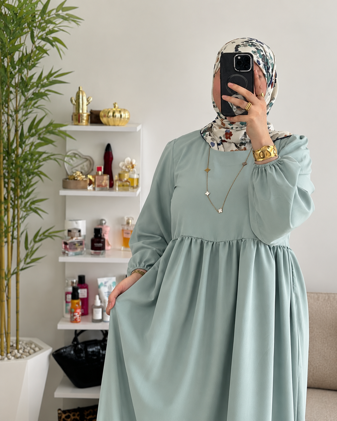 عباية أنيقة مع جيليت – راحة وأناقة فلوك واحد